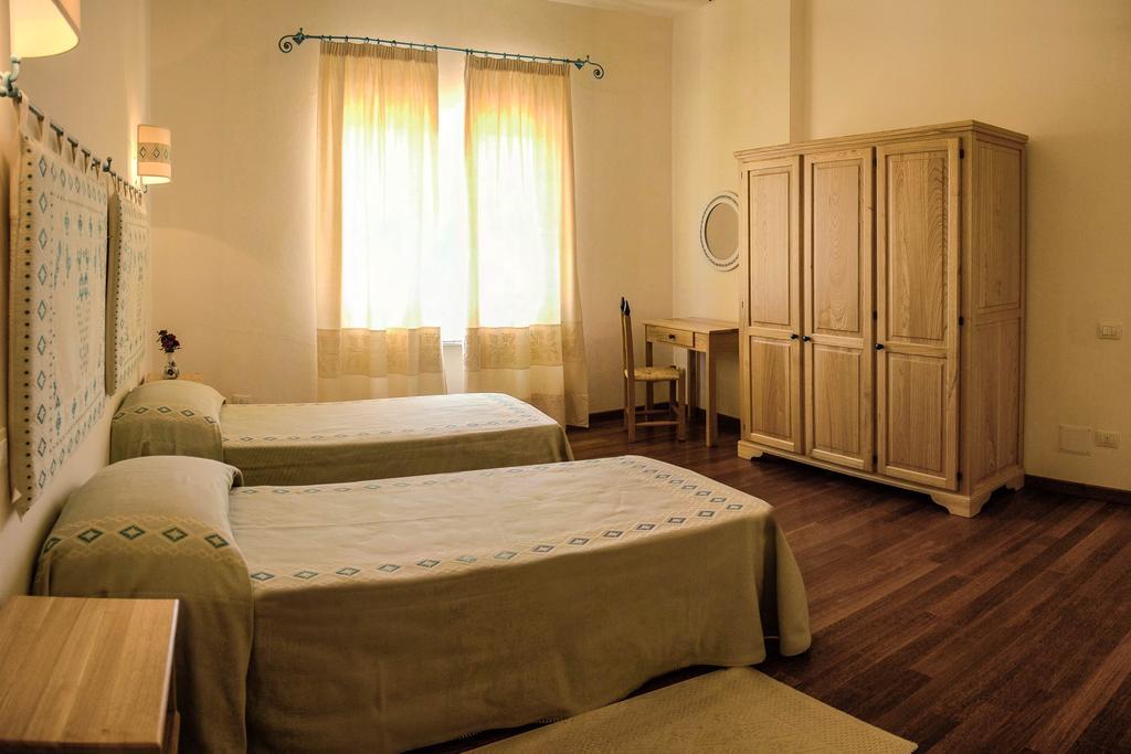 Omu Axiu Hotel Orroli Quarto foto